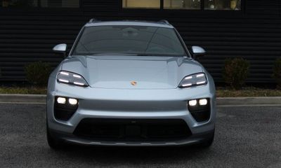 2025 Porsche Macan 4 Electric