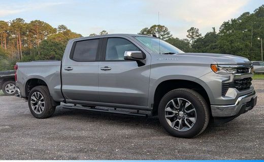 2024 Chevrolet Silverado LT