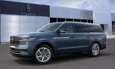 2027 Lincoln Navigator L Reserve