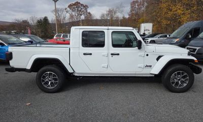 2026 Jeep Gladiator Sport