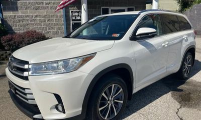 2017 Toyota Highlander SE XLE