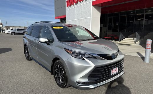 2025 Toyota Sienna Platinum