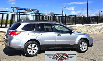 2012 Subaru Outback Limited M R