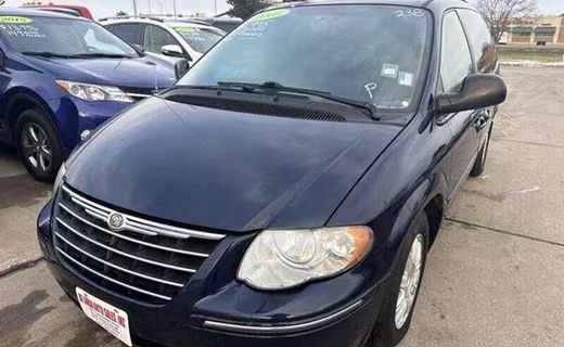 2005 Chrysler Town AND Country Touring