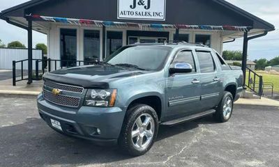 2012 Chevrolet Avalanche LS