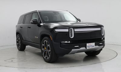 2023 Rivian R1S Launch Edition