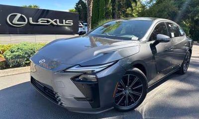 2026 Lexus ES 500E Premium
