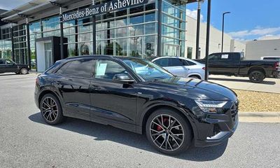 2023 Audi Q8 S Line Quattro