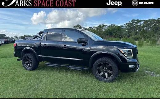 2022 Nissan Titan
