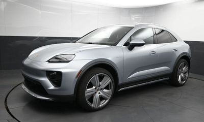 2025 Porsche Macan 4 Electric