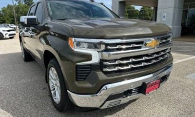 2023 Chevrolet Silverado Custom