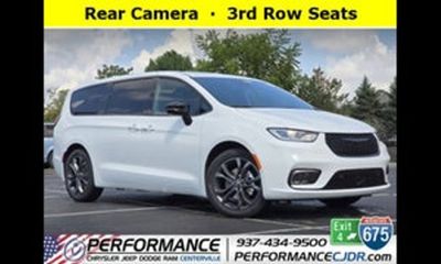 2026 Chrysler Pacifica Select