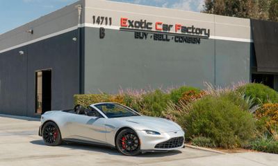 2022 Aston Martin Vantage Roadster