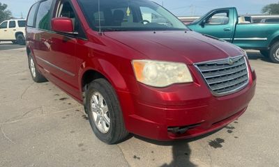 2009 Chrysler Town AND Country Touring Signature