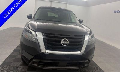 2025 Nissan Pathfinder S