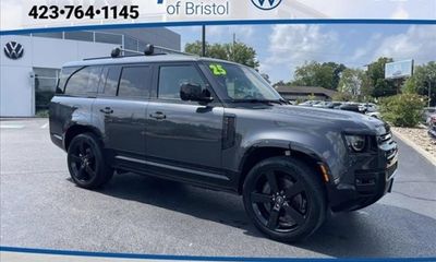 2025 Land Rover Defender 130 SE