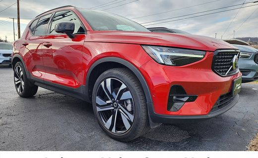 2023 Volvo XC40 Plus Dark