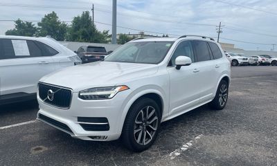 2019 Volvo XC90 Momentum