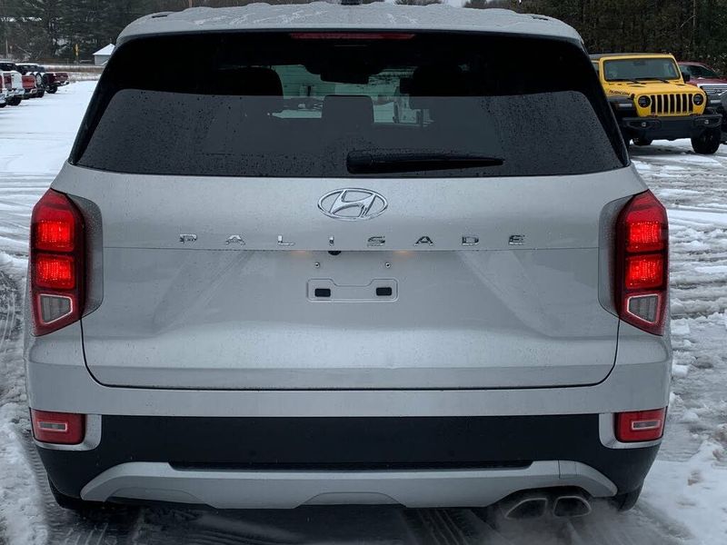2022 Hyundai Palisade — a typically priced live listing
