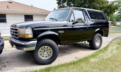 1993 Ford Bronco XL