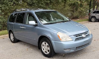 2009 Kia Sedona LX