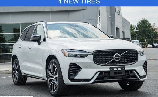 2023 Volvo XC60 Plus Dark