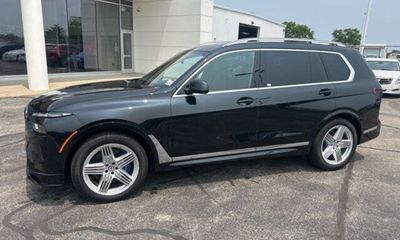 2024 BMW X7 Alpina XB7
