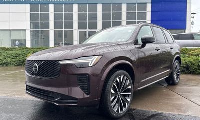 2026 Volvo XC90 Ultra Dark