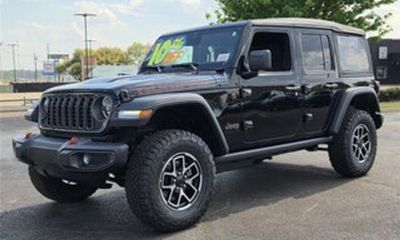 2024 Jeep Wagoneer Base