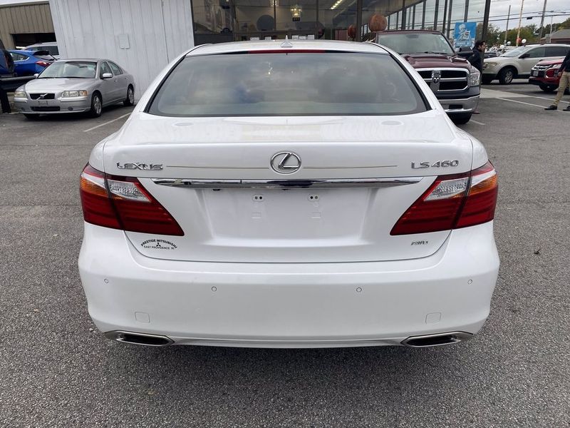 2010 Lexus LS — a typically priced live listing