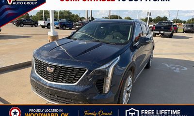 2022 Cadillac XT4 Premium Luxury