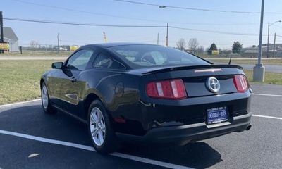 2010 Ford Mustang Base