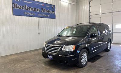 2010 Chrysler Town AND Country RT