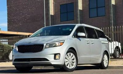 2015 Kia Sedona GLS Middle Level