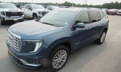 2025 GMC Acadia Denali