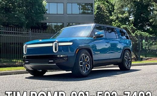 2023 Rivian R1S Adventure