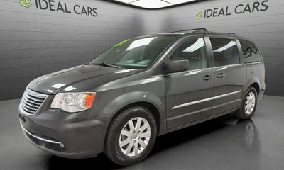 2016 Chrysler Town AND Country Touring