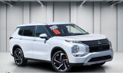 2023 Mitsubishi Outlander SE Black Edition