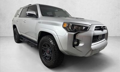 2022 Toyota 4RUNNER TRD Offroad