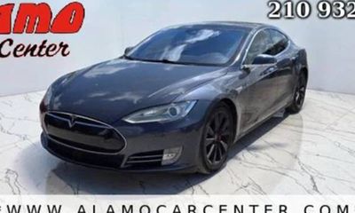2016 Tesla Model S P90D