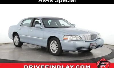 2005 Lincoln Town CAR Signature
