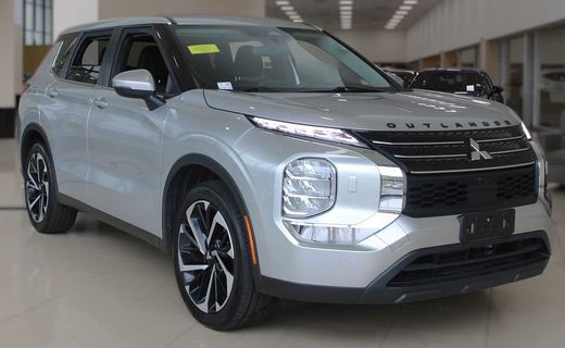 2022 Mitsubishi Outlander ES