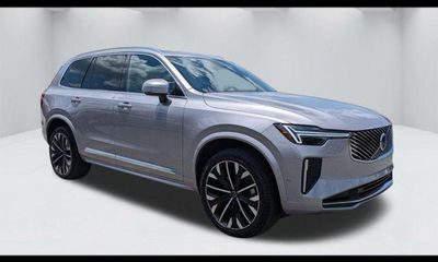 2026 Volvo XC90 Plus Bright