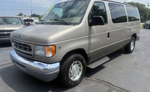 2001 Ford E-150 XL