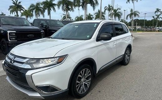 2017 Mitsubishi Outlander ES