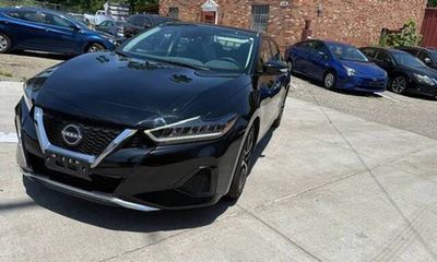 2023 Nissan Maxima SV