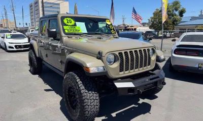 2020 Jeep Gladiator Sport
