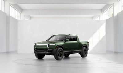 2026 Rivian R1T Premium