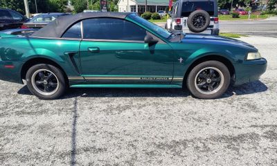 2000 Ford Mustang Base