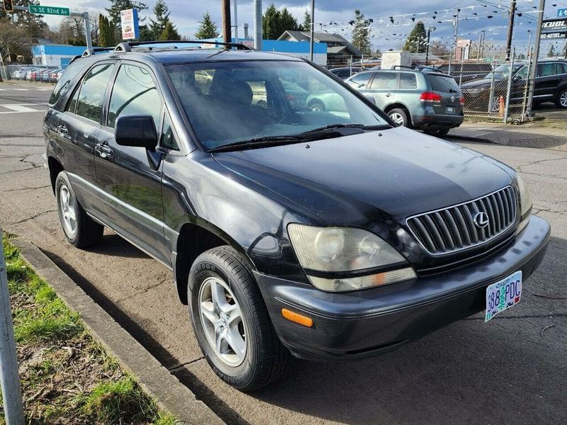 1999 Lexus RX — a typically priced live listing